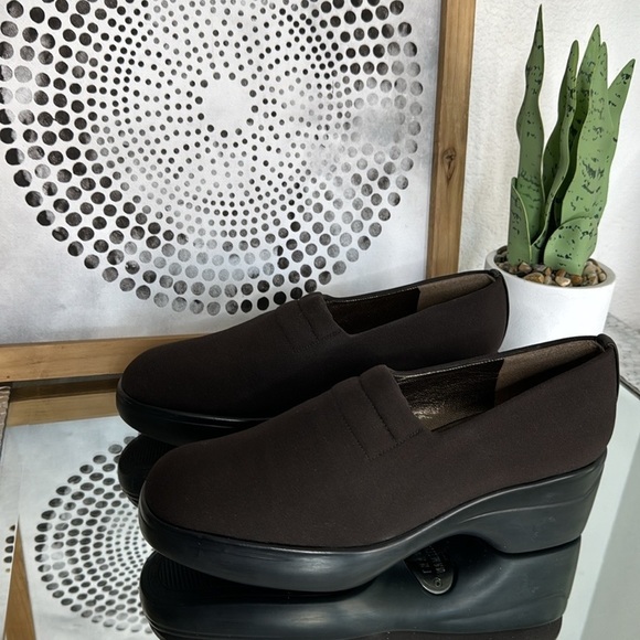 Stuart Weitzman Women's Brown Stretch Rubber Platform Shoes Size 9 M - Picture 13 of 14